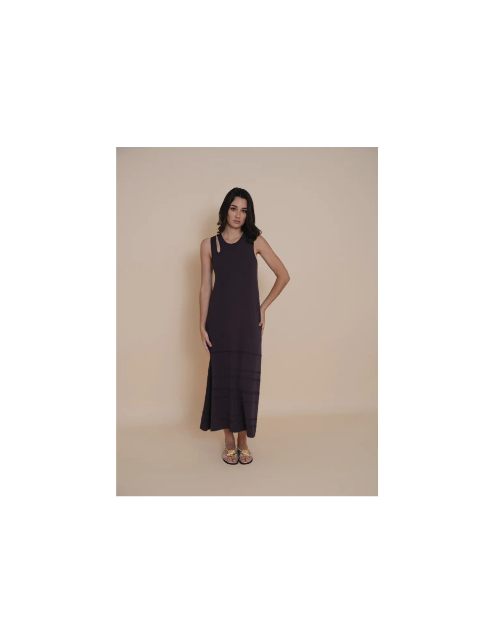 VESTIDO ABERTURA ESCOTE